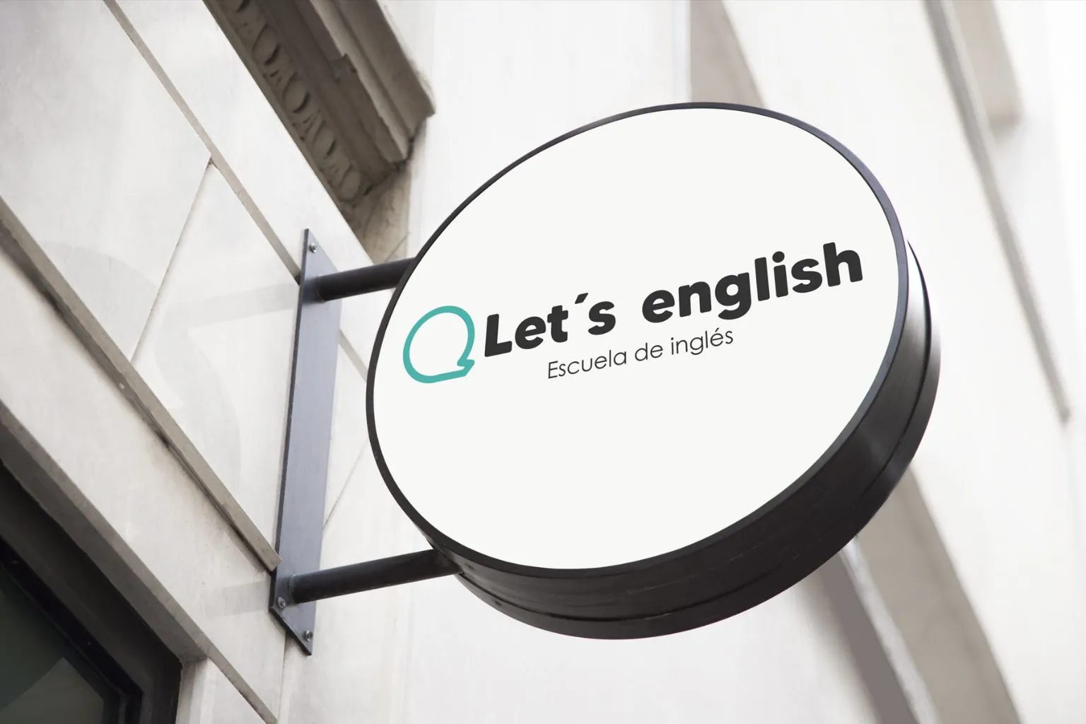 La presencia de la academia de inglés “Let’s English School” es mayormente atreves de plataformas tecnológicas online.